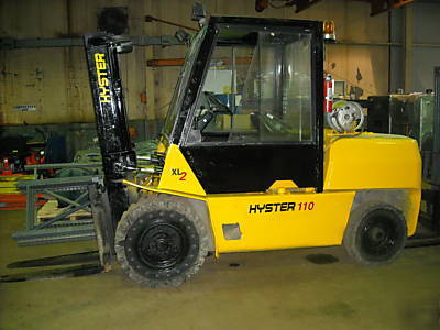 Hyster H110XL 11K lb. cap 111 in. lift heated cab 1995