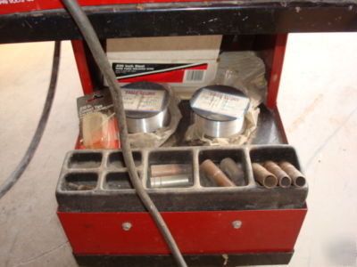 Snap-on YA219 wire feed 120 volt mig welder.