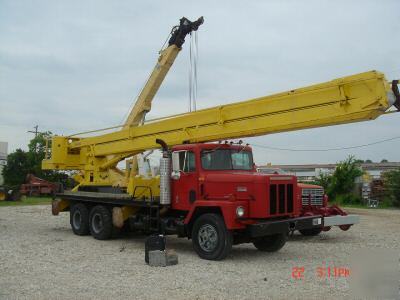 1979 paystar 5000 truck 90FT snorkel bucket lift / boom