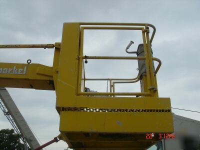 1979 paystar 5000 truck 90FT snorkel bucket lift / boom