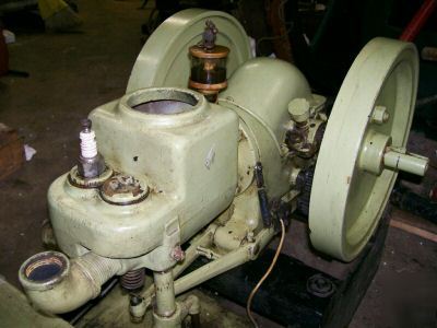 Bluffton water cooled engine hit miss old gas engine