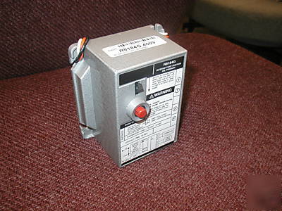 Honeywell R8184G 4009, 1286 oil burner primary control