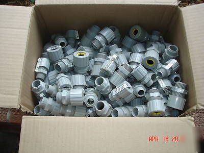 Lot of 156 unused hubbell gray plastic cable cord grips