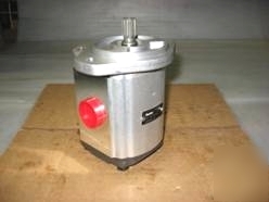 New - clark lift truck pump p/n 2793308 by polar