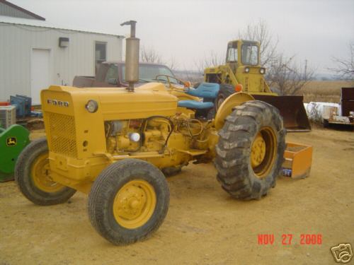 Ford 4400 tractor -paver special 