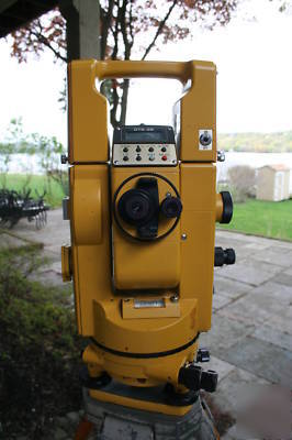 Topcon gts-2B edm theodolithe