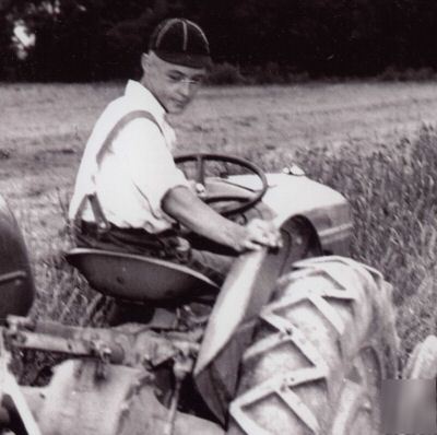 1940S ford ? tractor plowing model ? 