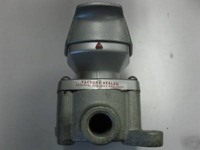 Crouse-hinds electrical receptacle - p/n CPS14-120