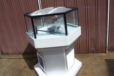 Pentigon comercial lobster tank seafood holding tank