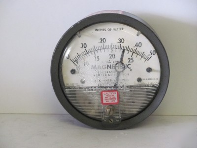 Dwyer #2000-0 c av magnehelic pressure switch gage 