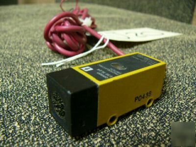 Omron photoelectric switch E3S-5LE4