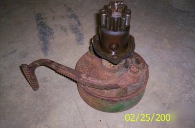 1945 john deere b left brake assy. backplate #B1897R 