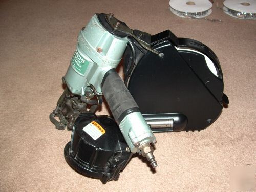 Hitachi NV50AP2 coil roofing nailer plasti-tacker plus