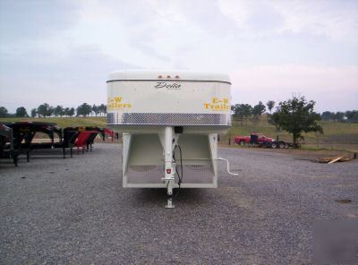 New 2010-four horse 700 deluxe--horse--stock trailers 