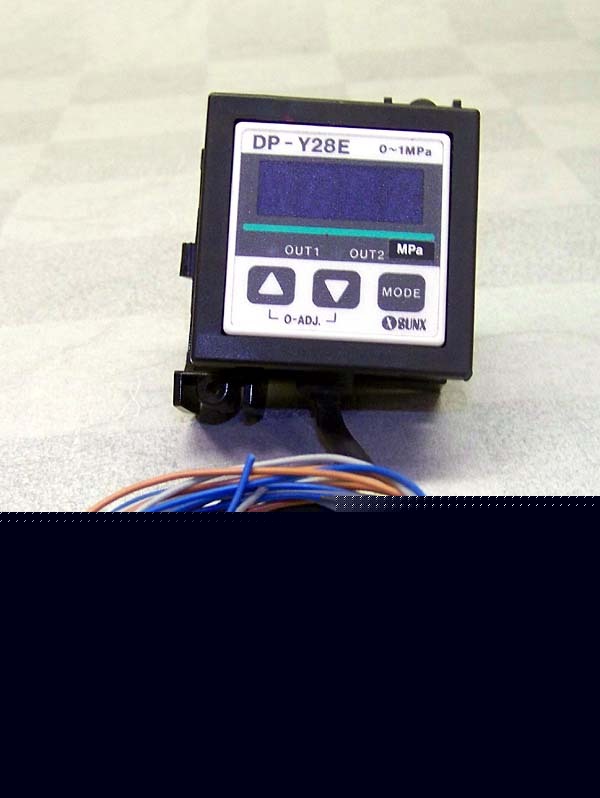 Sunx dp-Y28E led digital pressure sensor 1.0 mpa pnp