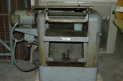 Vintage rockwell wedge bed 18IN planer lo freight utube
