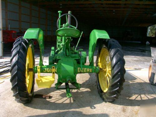 John deere unstyled a 1937 tractor