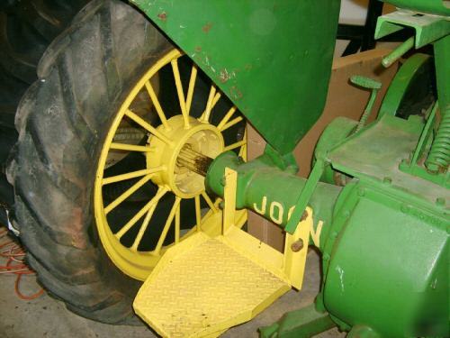 John deere unstyled a 1937 tractor