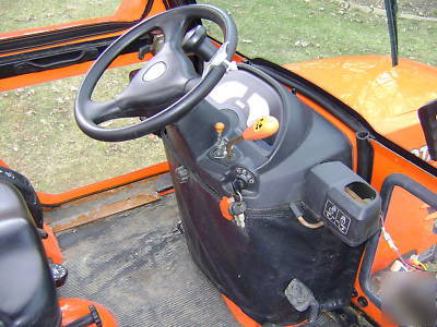 Kubota BX2350 hst 4X4 with 5' mowerdeck and heated cab