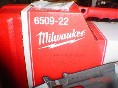 New milwaukee 6509 -22 sawzall kit