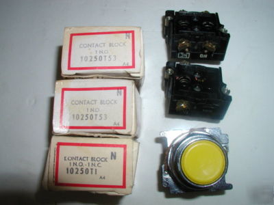 Pushbutton and contacts (cutler hammer)