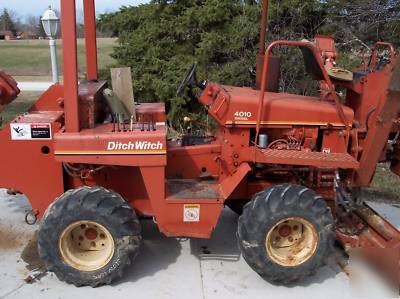 Ditch witch 4010 dd 4 wheel steer with trailer 