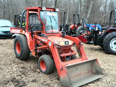 Kubota B2150 4X4 diesel 24 hp tractor loader cab