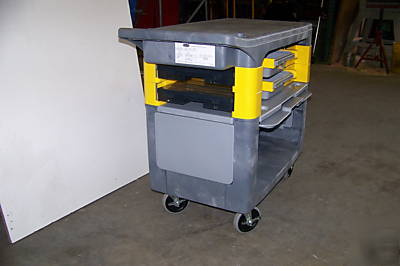 New rubbermaid 2 shelf trades cart ( ) model 6180-88