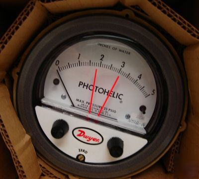  dwyer photohelic pressure switch / gage 3005MR 