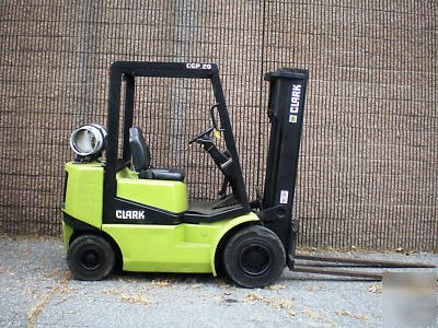 Clark forklift 4000LB capacity * save * runs great *