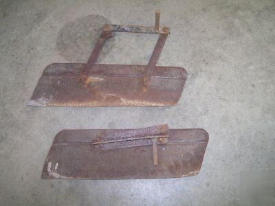 Cultivator shields for ihl farmall a, b, bn S4OH