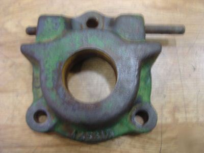 John deere 60 live pto shaft seal casting