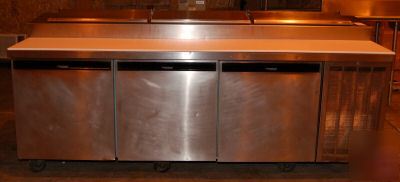 Delfield 3-door raised rail pizza prep, 99