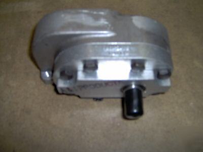 International 706 756 766 806 1568 steering pump