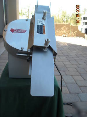 Moline bread slicer for bagels & buns model 260